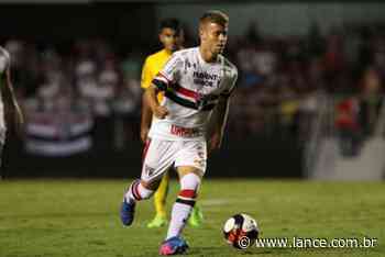 'Profetinha' de Cotia, fenômeno na base e mudança em Portugal: quem é Lucas Fernandes, reforço do Botafogo - LANCE!