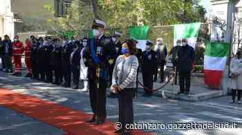 Crotone festeggia il 25 aprile. Le iniziative di istituzioni, partiti, associazioni e sindacati FOTO - Gazzetta del Sud - Edizione Catanzaro, Crotone, Vibo
