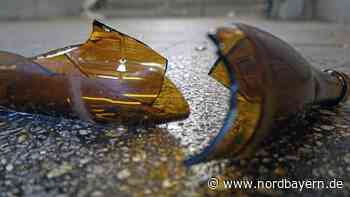 Bierflasche ins Gesicht geschlagen: Massenprügelei vor fränkischer Bar eskaliert - Nordbayern.de