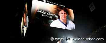 Le drapeau en berne pour Mike Bossy