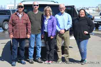 Olds Rotarians help donate emergency vehicles to Mexico - Mountain View TODAY