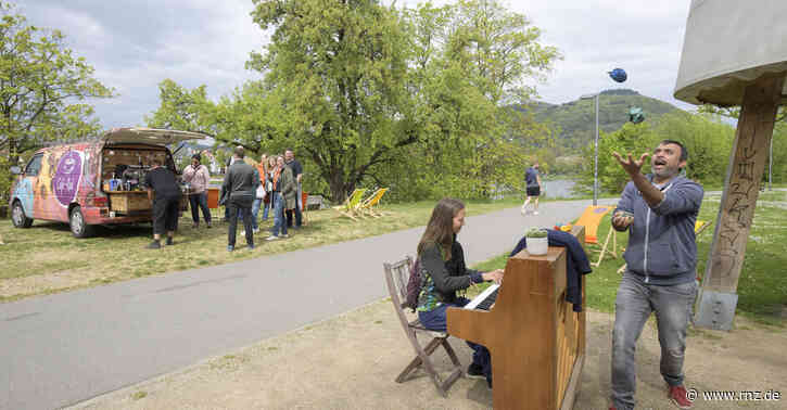 Heidelberg:  Bei Musik und Kaffee den Neckar genießen