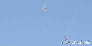 Stunt pilots’ midair plane swap attempt goes awry over Arizona desert