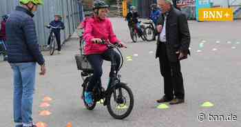 Slalomfahren für die Sicherheit: Radsportteam in Bruchsal schult Senioren im Umgang mit E-Bikes - BNN - Badische Neueste Nachrichten