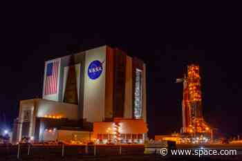 NASA's Artemis 1 moon rocket rolls off the launch pad for repairs (photos)