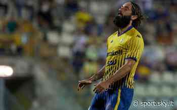 Modena, Marotta festeggia in campo con le figlie e viola il regolamento: squalificato - Sky Sport