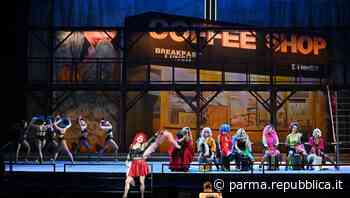 Ascesa e caduta della città di Mahagonny: l’opera di Brecht e Kurt Weill applaudita al Regio di Parma - La Repubblica