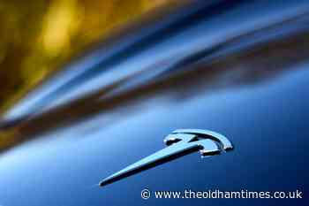 Tesla shares slump amid concerns over Elon Musk's Twitter bid - The Oldham Times