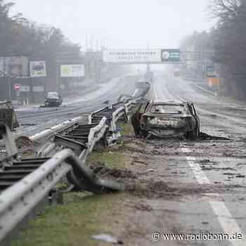 Videos zeigen russische Soldaten nahe Leichen in Butscha - radiobonn.de