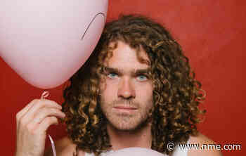 Noah Dillon ruminates on "collapsing relationships" on new single 'Drifting Apart' - NME