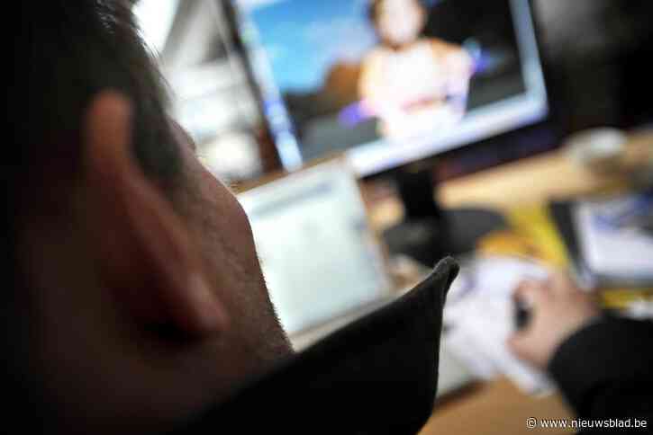 Amerikaanse inlichtingendienst betrapt Vlaamse opa (62) op grote hoeveelheid kinderporno: “Vlak voor politie toekwam, had hij nog mappen geopend”