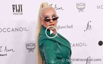 Christina Aguilera’s Weight Supposedly ‘Off The Charts’ After Alleged 50 Pound Weight Gain, Anonymous Source Says - Central Recorder