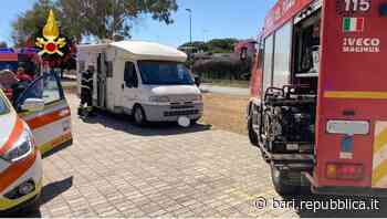 Brindisi, cadavere di un uomo trovato in un camper vicino al mare: indagini sulle cause della morte - La Repubblica