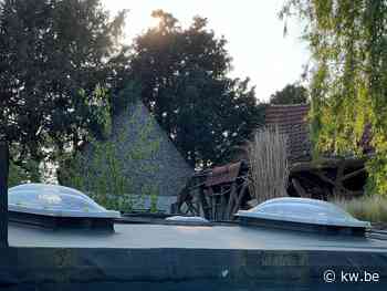 Speurhond zoekt naar mogelijke slachtoffers na instorting schuur en huis in Ichtegem - KW.be - KW.be