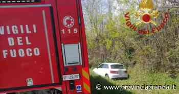 Mondovì: auto fuori strada in via Cuneo - La Provincia Granda - Provincia Granda