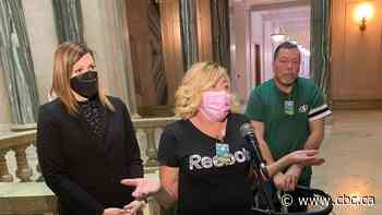 Sask. Opposition brings woman waiting nearly 3 years for surgery to legislature to highlight wait times