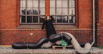 How Sasha Waltz Choreographed A Semi-Improvised Analog To Terry Riley’s Semi-Improvised “In C”