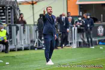 Venezia grijpt 5 speeldagen voor het einde van de competitie in en geeft trainer de bons