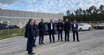 Bayerischer Bau- und Verkehrsminister Christian Bernreiter zu Besuch bei BHS - Oberpfalz TV