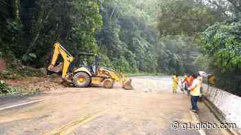 Rodovia Mogi-Bertioga é interditada a partir do km 63 após queda de barreira - Globo