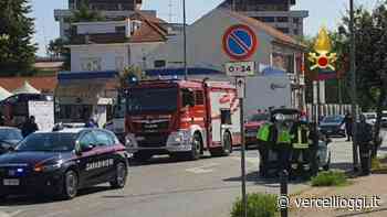 VERCELLI – Auto contro articolato in Corso M. Prestinari - vercellioggi.it/