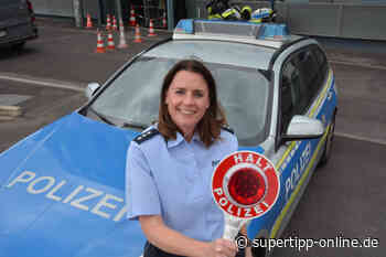 Polizei informiert auf Ausbildungsmesse in Hilden - Super Tipp