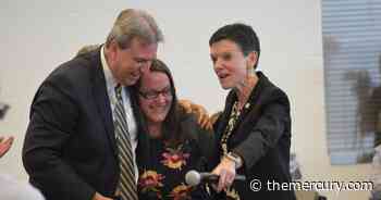 Oliver Brown Elementary library specialist receives national teaching award - Manhattan Mercury