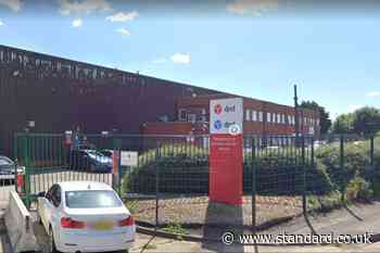DPD courier firm unfairly fired London employee who took food from parcels, tribunal rules - Evening Standard