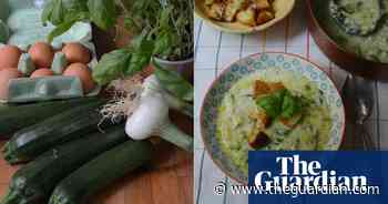 Rachel Roddy’s recipe for courgette soup with egg, parmesan and croutons - The Guardian