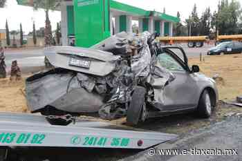 Dos lesionados deja choque de auto contra tráiler en libramiento Apizaco-Huamantla | e-consulta.com 2022 - e-tlaxcala