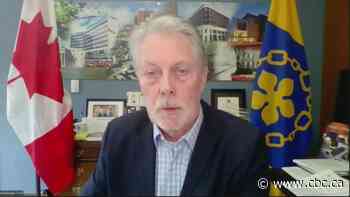 Vaccine mandate for Hamilton city workers remains in place after tied vote at council - CBC.ca