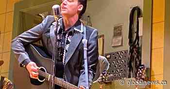 ‘Big boots to fill’: Alberta performer plays Johnny Cash in new Calgary show - Global News