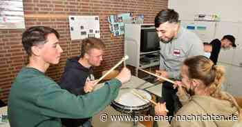Besonderes Projekt an der Gesamtschule Brand: Musik-Experimente auf der Trommel