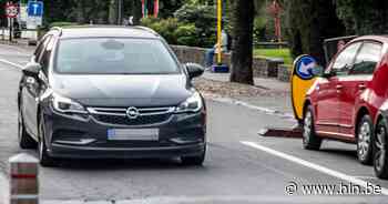 Tientallen negeren éénrichtingsverkeer Zellik: “Agressie neemt toe” | Asse | hln.be - Het Laatste Nieuws