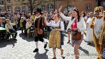 Saisonauftakt am Marktplatz in Volkach: Was die vielen Gäste glücklich machte und worauf sie sich freuen - Main-Post