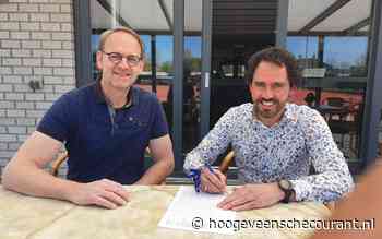 Henk Mulderij van Financieel Advieskantoor Mulderij verlengt sponsorcontract bij Racketclub de Weide - hoogeveenschecourant.nl