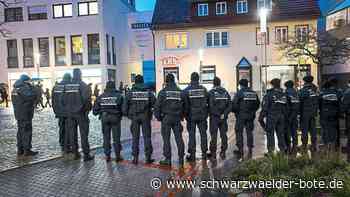 Corona-Proteste: Hitlergruß bei Nagolder Spaziergang - Nagold & Umgebung - Schwarzwälder Bote