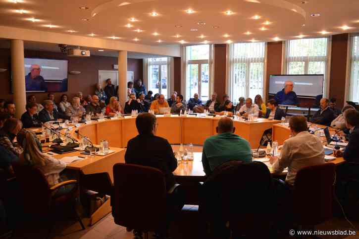 De politieke soap blijft duren: Stadslijst trekt brief met schadeclaim van 300.000 euro in, Vooruit en CD&V trekken naar minister