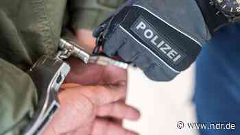 Rostock: Polizei zerschlägt Drogenhändlerring - NDR.de