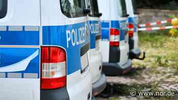 Amt Neuhaus: Polizei findet Waffen, Sprengstoff und Drogen - NDR.de