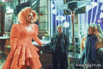 Mit Travestie-Künstler "DeDe Kosel" ins wilde Nachtleben der Neustadt - TAG24