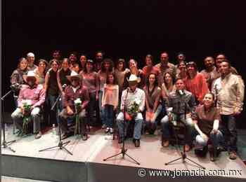 Presenta Coro Acardenchado nuevo material en el Teatro de la Ciudad - La Jornada