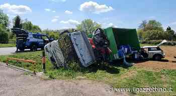 Incidente a Caerano San Marco: auto schiacciata dal camion. Morta una ragazza di 23 anni - ilgazzettino.it