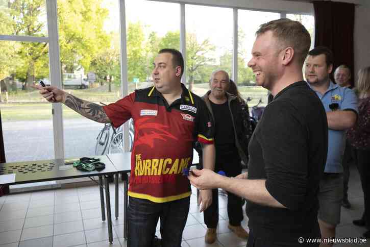 Profspeler Kim Huybrechts geeft workshop darts: “Ik mag natuurlijk niet te veel tips geven, anders worden mijn tegenstanders te sterk”
