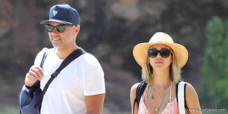 Jessica Alba & Cash Warren Spend The Day On The Beach in Hawaii