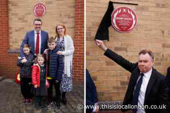 Plaque unveiled commemorating Wimbledon firefighter