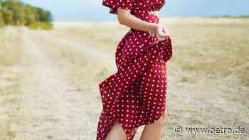 Mode-Trends 2022: 8 Kleider, die kleinen Frauen besonders gut stehen - Petra