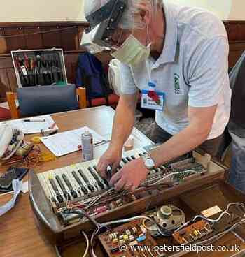 Farnham Repair Café's pioneering new 'carbon calculator' takes the fight to throwaway culture | petersfieldpost.co.uk - Petersfield Post