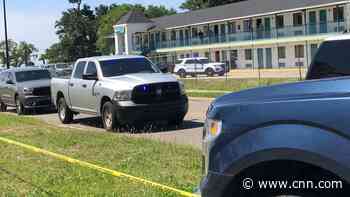A shooting spree in Mississippi leaves 4 dead and leads to police standoff that ended with suspect found dead, officials say