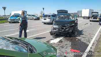 Unfall bei Nagold: 25-Jähriger nach Kollision von Autos schwer verletzt